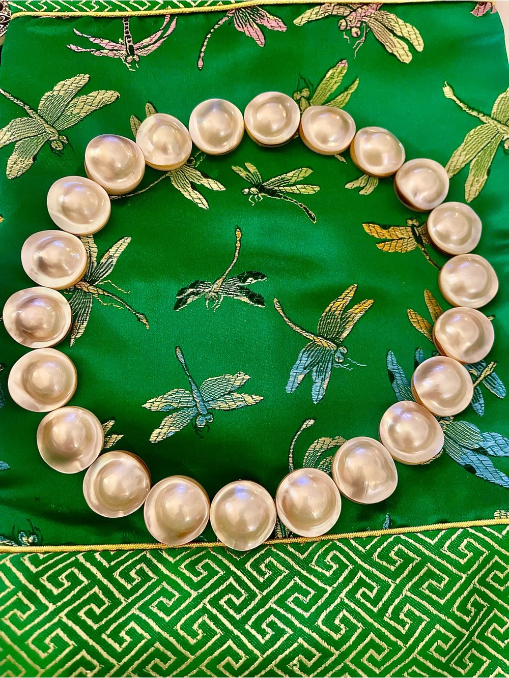 RARE, VINTAGE 22 Mabe Blister Pearls  Necklace - Show Stopper Statement piece